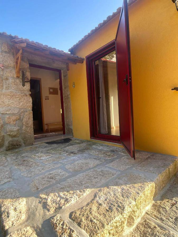 Nascente-Stone House in the Douro Valley in Sande e São Lourenço do Douro, Distrito do Porto