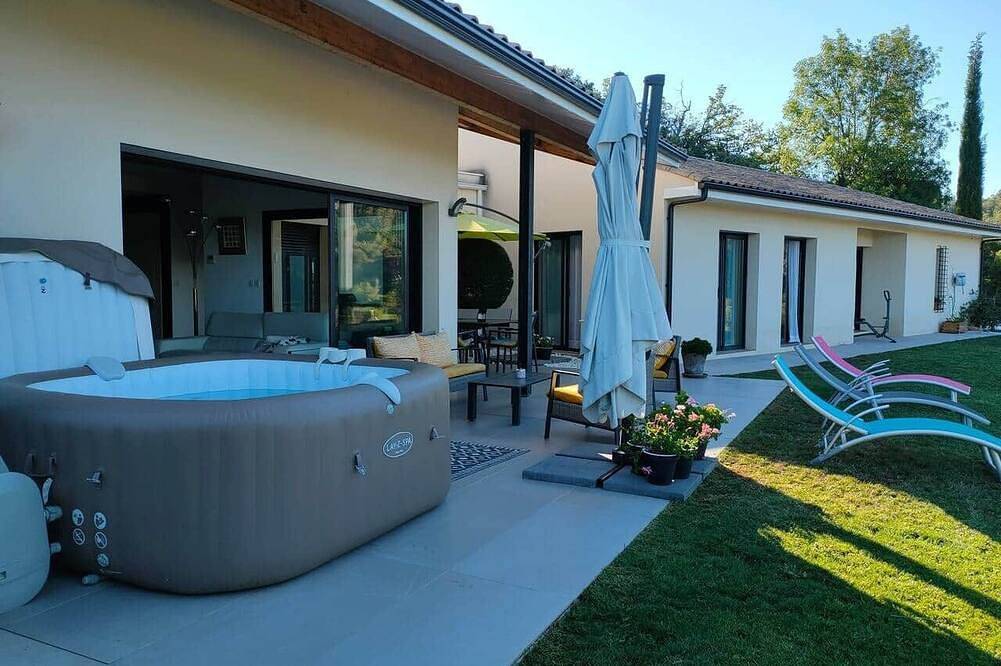 Contemporary Villa with Panoramic Views in Bédarieux, Béziers region