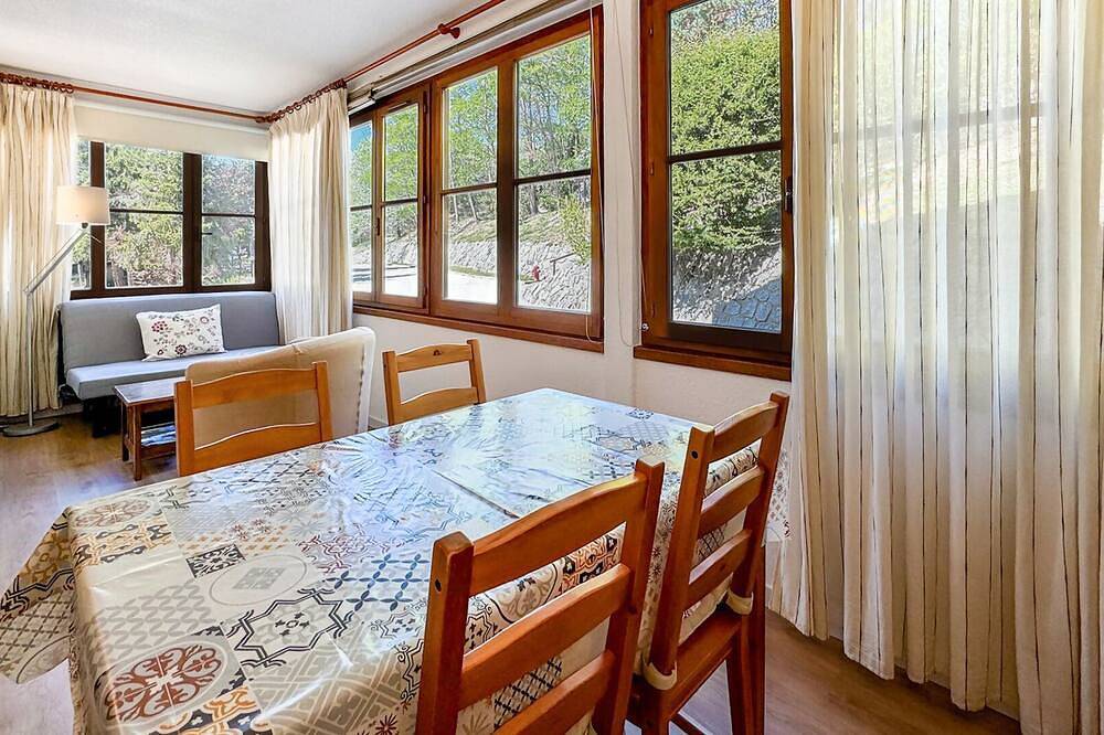 Entire apartment, The Montana Park racó in Enveitg, Prades region