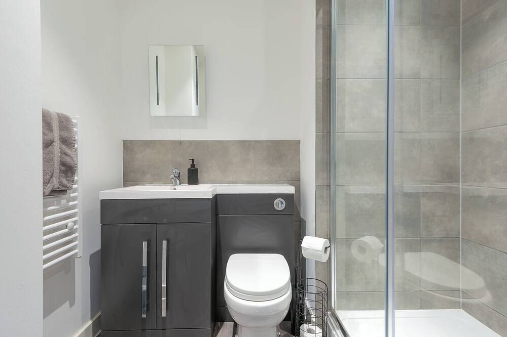 Ganze Wohnung, Thornhill House in Wakefield, Westliches Yorkshire