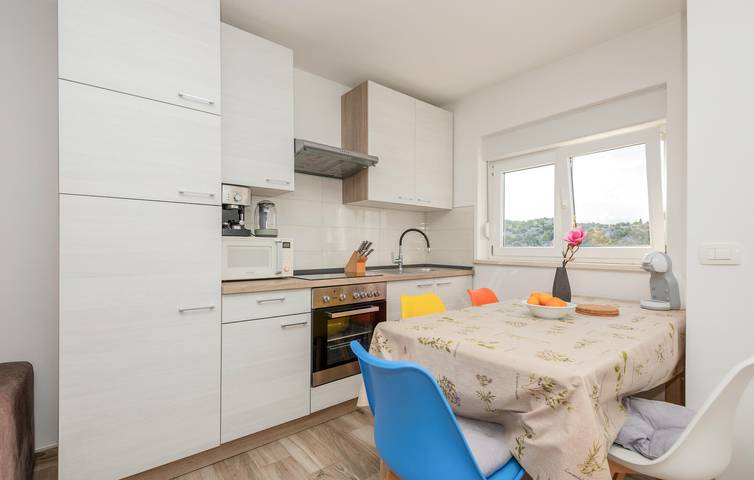 Ganze Ferienwohnung, Gemütliche Ferienwohnung mit Terrasse in der Nähe des Flusses Neretva – Parkplatz und WLAN inklusive in Rogotin, Dubrovnik-Neretva