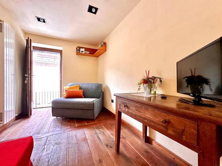 Gîte pour 2 personnes, avec sauna ainsi que vue et jardin dans Nus - 2