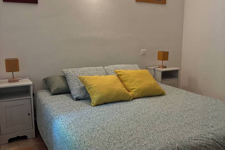 Gîte pour 5 personnes, avec Terrasse et Jardin à La Roque-d'Anthéron - 2
