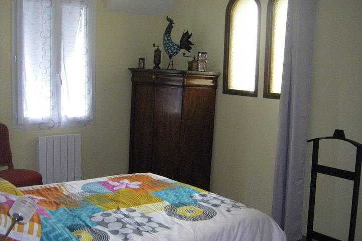 Location de vacances pour 8 personnes, avec jardin et terrasse à Nazelles-Négron - 3