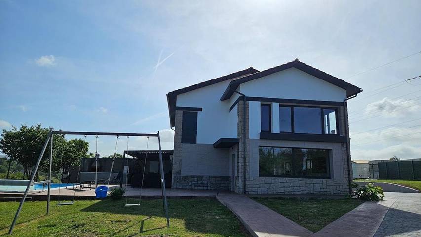 Chalet para 14 personas, con Jacuzzi y Terraza además de Jardín y Piscina en Asturias - 4