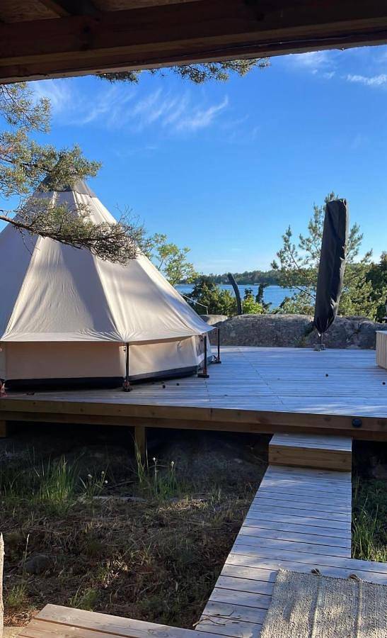 Camping für 2 Personen, mit Ausblick und Terrasse sowie Seeblick und Sauna in Finnland