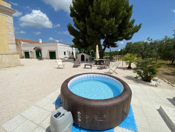 Location de vacances pour 6 personnes, avec jacuzzi et jardin à Corato - 3