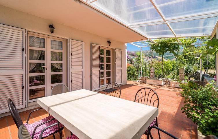Ganze Ferienwohnung, Gemütliches Apartment mit Pool und Terrasse, 1,5 km zum Strand in Zaton, Grad Dubrovnik