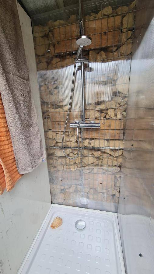 Tente pour 2 personnes, avec jardin ainsi que jacuzzi et terrasse, animaux acceptés dans le Parc naturel régional du Morvan - 4