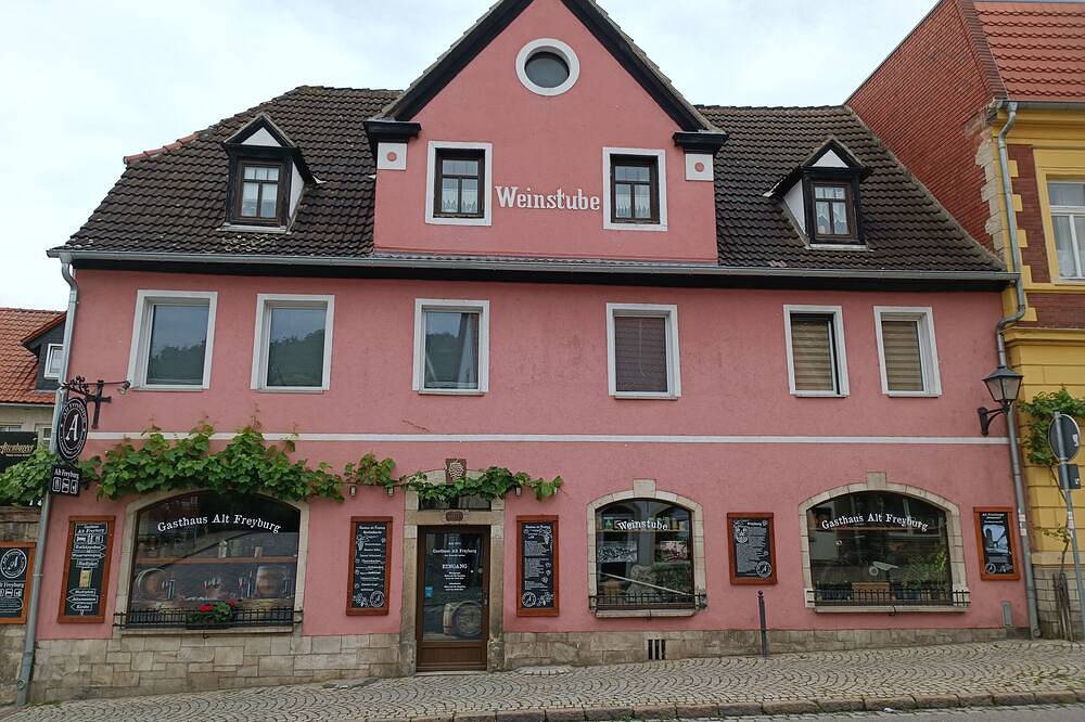 Ganze Wohnung, Jhhggh Ffff in Freyburg (Unstrut), Saale-Unstrut