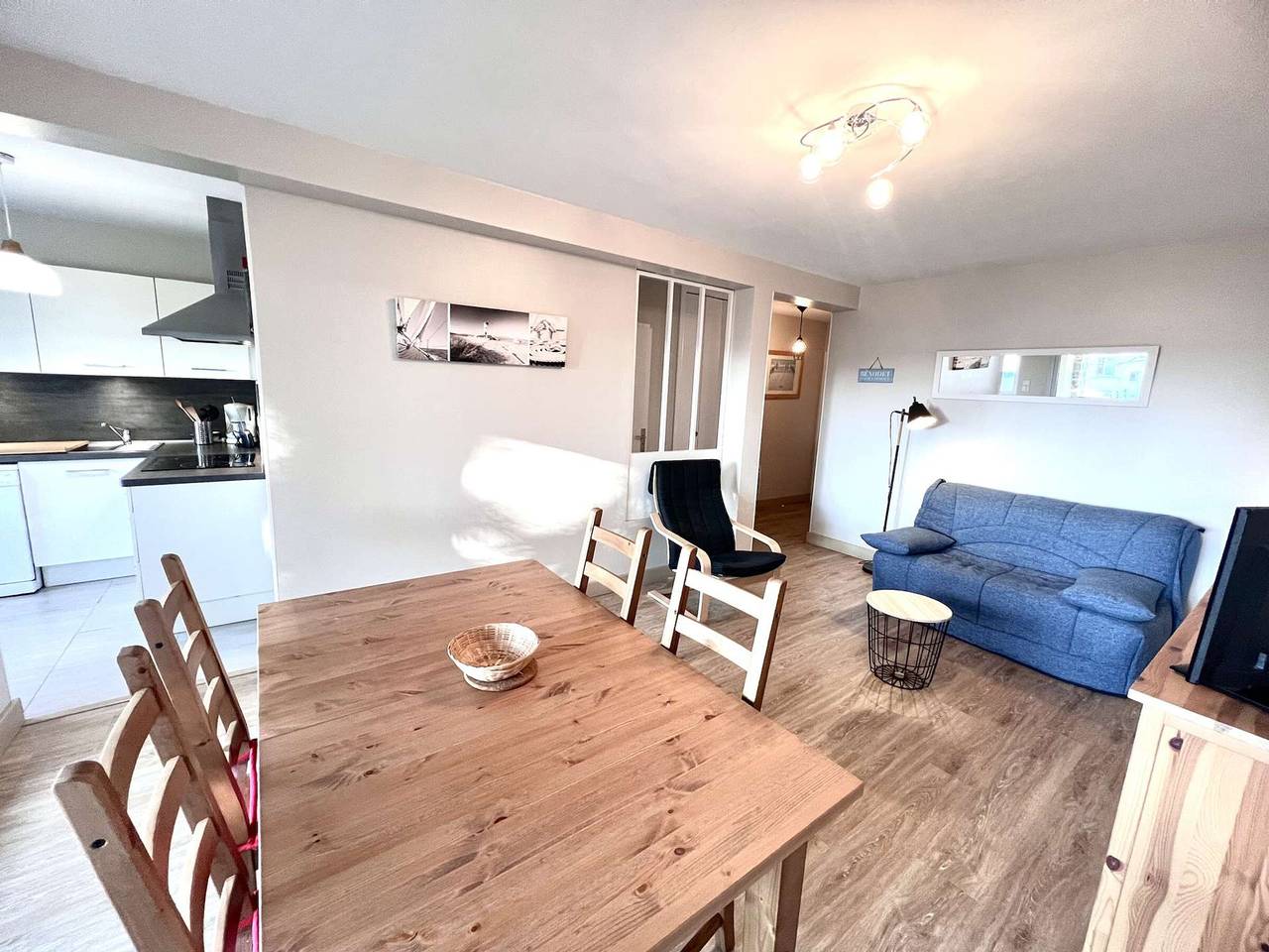 Entire apartment, Bright apartment with balcony, near beach and private parking in Bénodet in Bénodet, Quimper region
