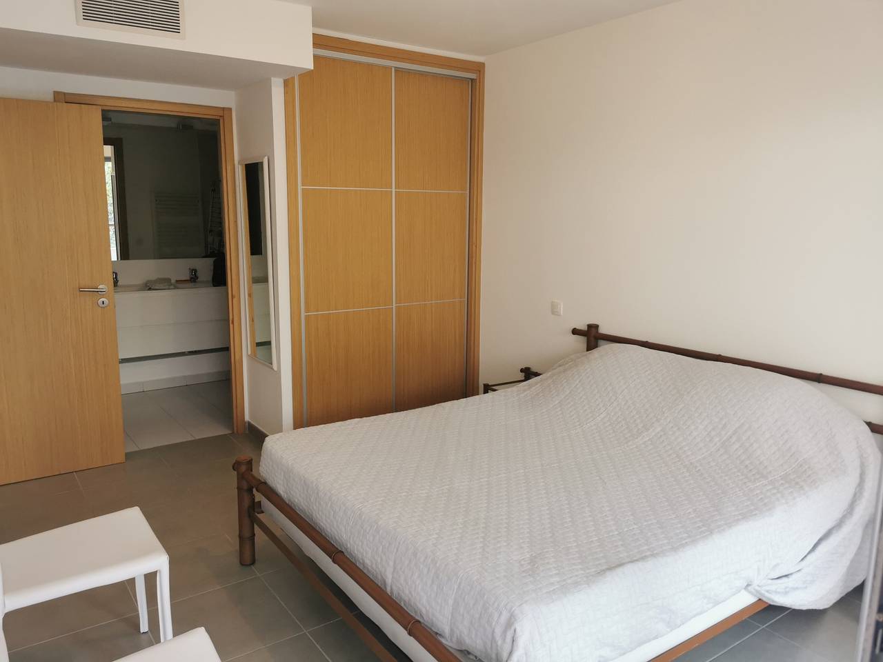 Ganze Wohnung, Zentrales 2-Zimmer-Apartment Juan-les-Pins mit Garage und Terrasse in Juan-les-Pins, Antibes