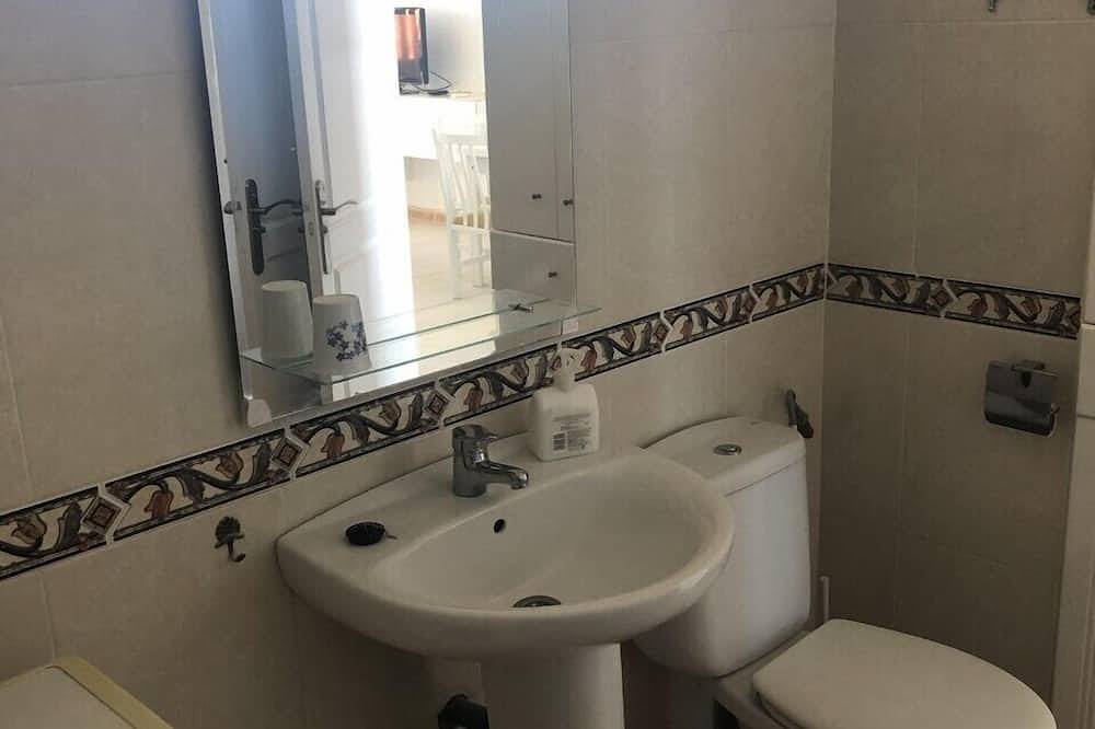 Entire apartment, Cozy apartment in Torremolinos beach in Torremolinos Centre, Torremolinos