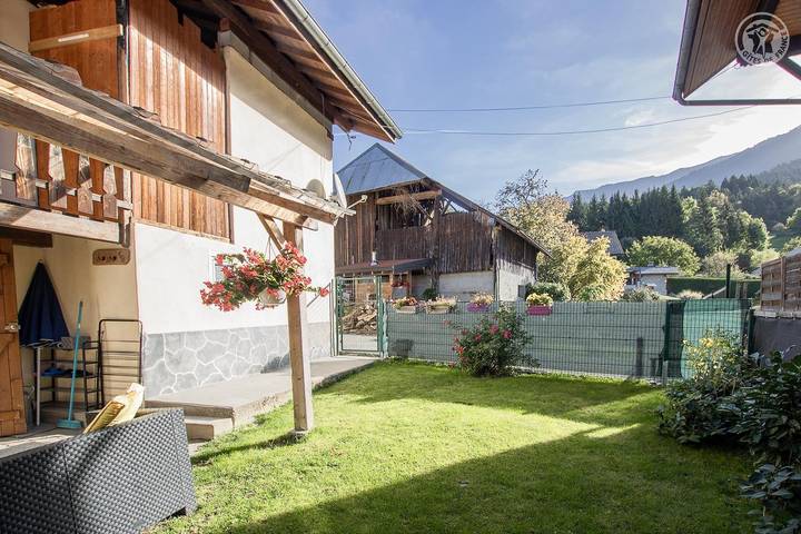 Gîte pour 2 personnes, avec jardin à Bonvillard
