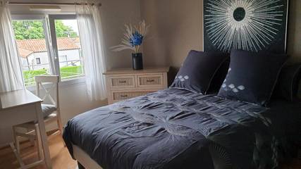 Chambre d’hôte pour 2 personnes, avec piscine ainsi que vue et jardin à Saint-Paul-en-Pareds
