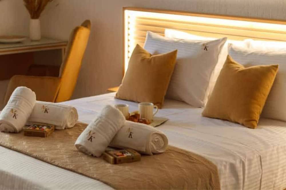 Appartement entier, Mareva Lux Suite - Steps to Beach in Plage d'Almyros (Agios Nikolaos), Crète du Nord