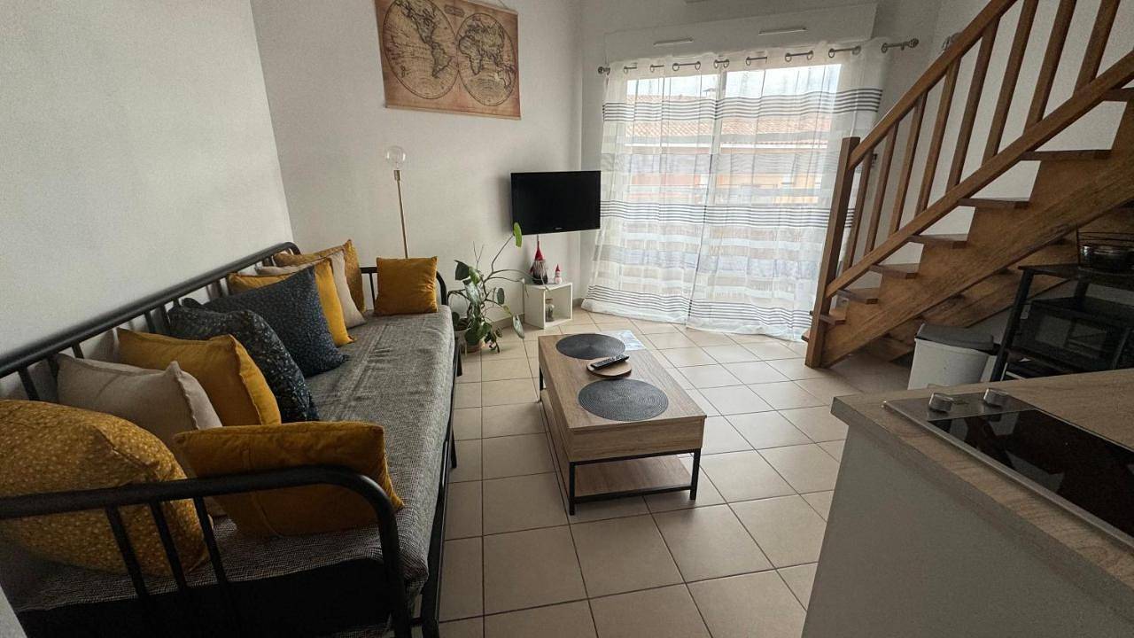 Appartement entier, One-Bedroom Apartment in Salon-de-Provence, Côte méditerranéenne (France)
