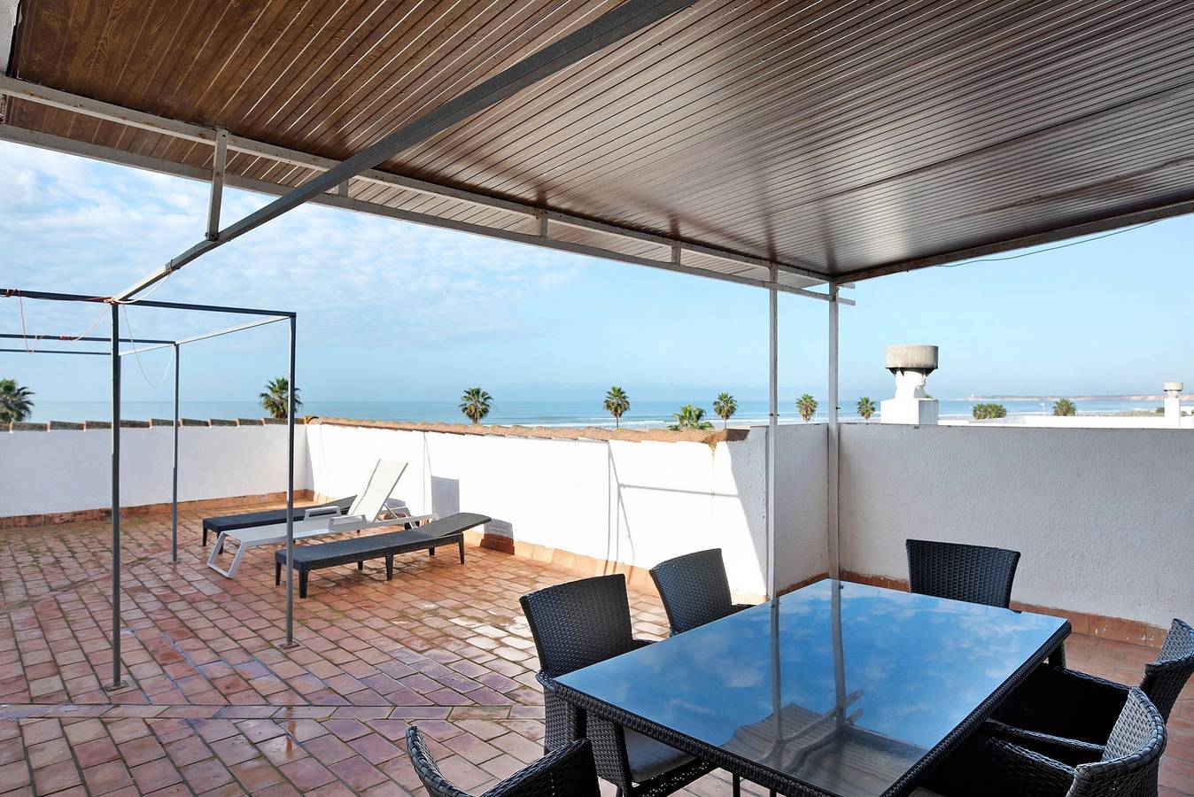 Apartamento inteiro, Apartamento 'Atico Conil Vistas - Sólo Familias' com vista mar, terraços privados e Wi-Fi in Conil de la Frontera, Costa de la luz