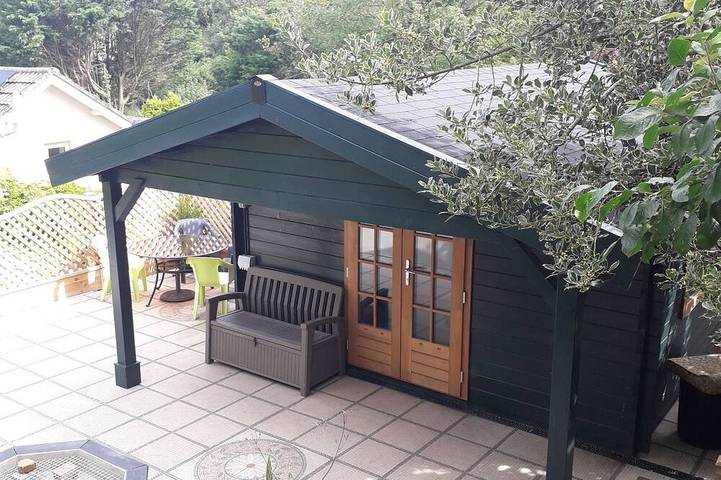 Cabane en bois pour 2 personnes, avec jardin - 1