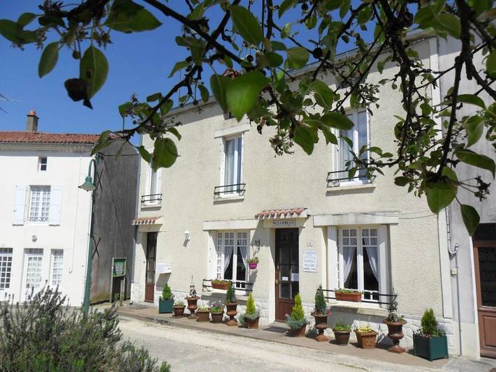 Chambre d’hôte pour 3 personnes, avec Vue à Foussais-Payré