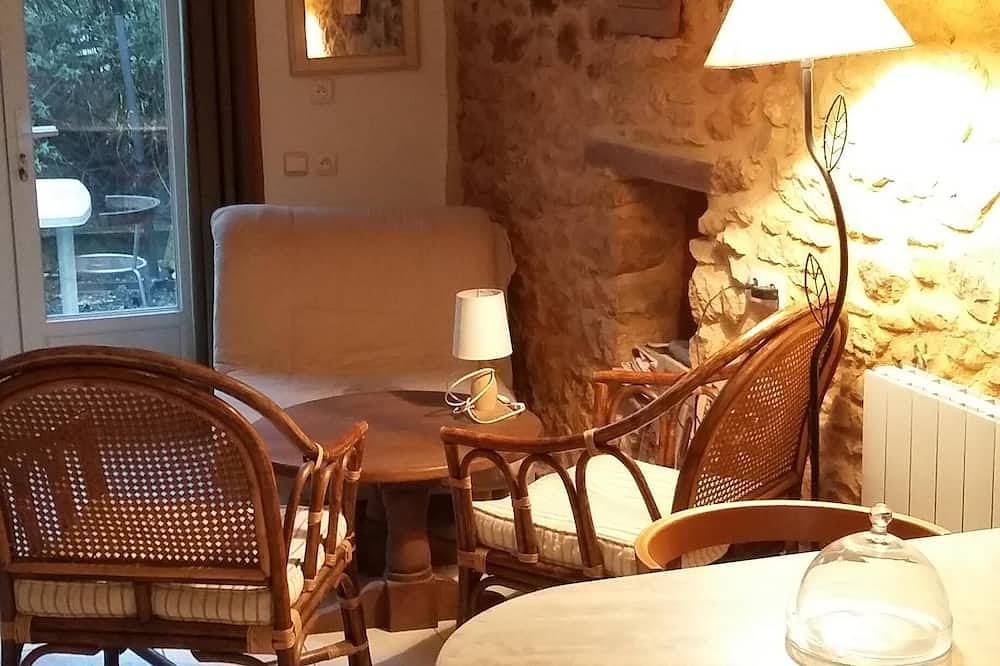 La Bergerie en Périgord Noir, Gîte 1 chambre en pierre avec terrasse et piscine in Siorac-en-Périgord, Périgord Noir