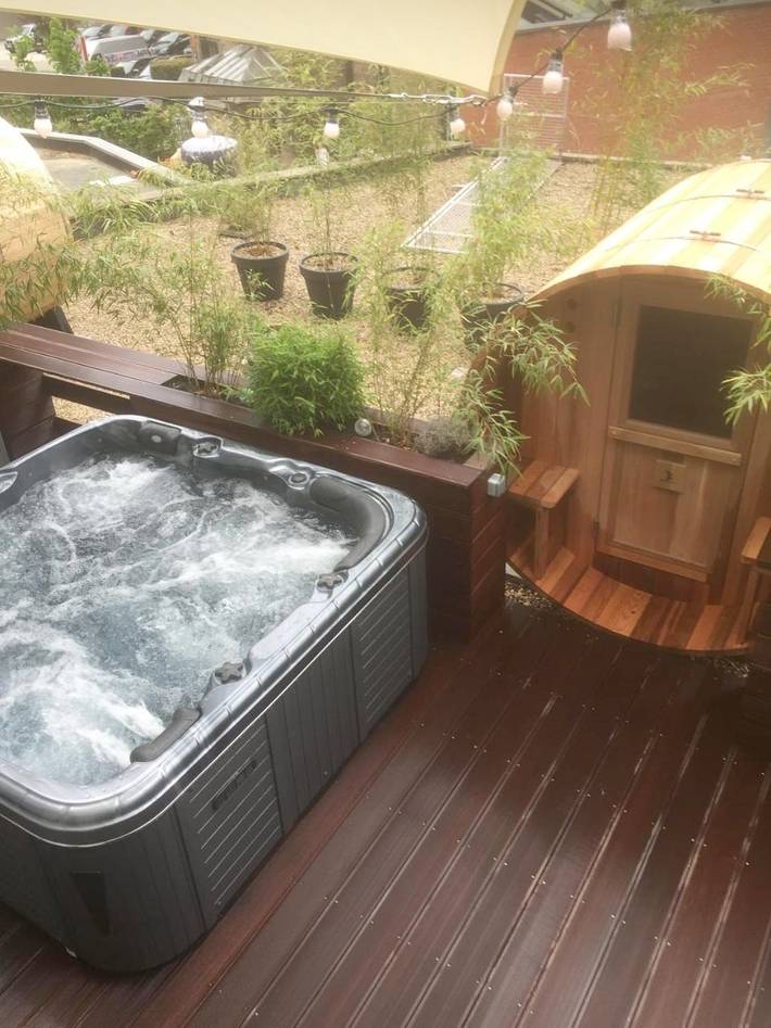 Appartement de vacances pour 4 personnes, avec jacuzzi ainsi que sauna et balcon