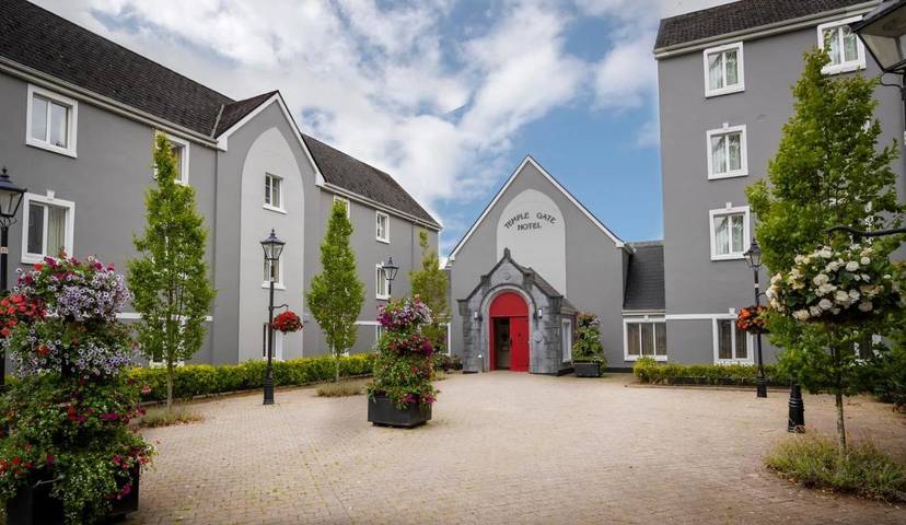 Hotel for 2 people, with Terrace and View in Ennis