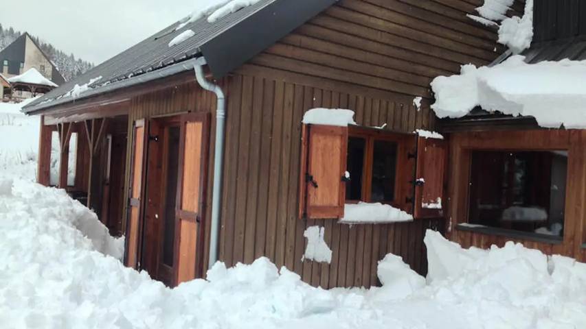 Chalet pour 16 personnes, avec Terrasse dans Le Lioran - 2