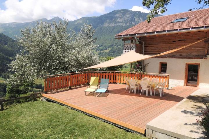 Gîte pour 12 personnes, avec terrasse et jardin dans Glières-Val-de-Borne - 3