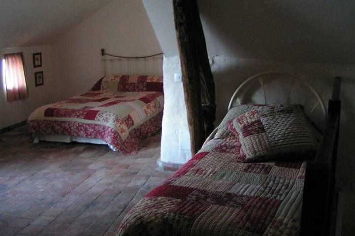 La Petite Boutique, Natursteinhäuschen vom 15. Jhd in kleiner, mittelalt. Stadt in Saint-Aignan, Romorantin-Lanthenay und Umgebung