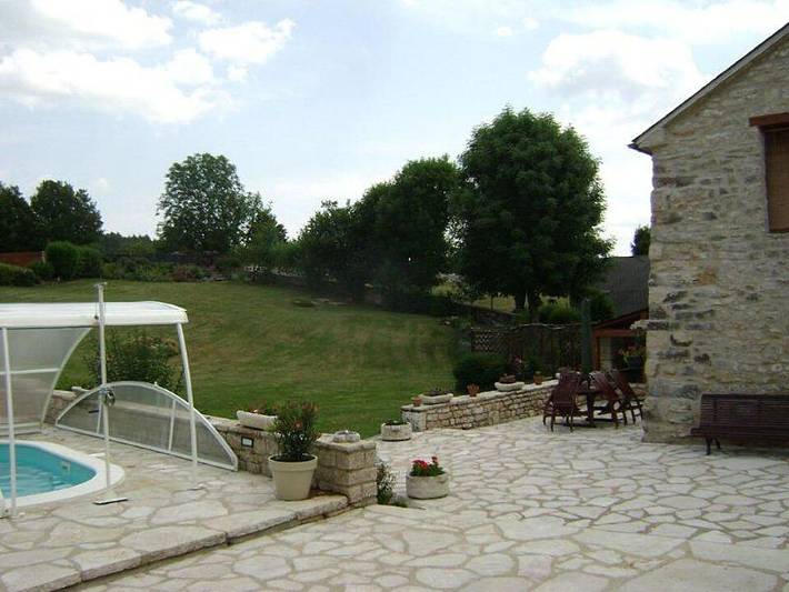Gîte pour 5 personnes, avec piscine ainsi que terrasse et jardin à Chanac - 4