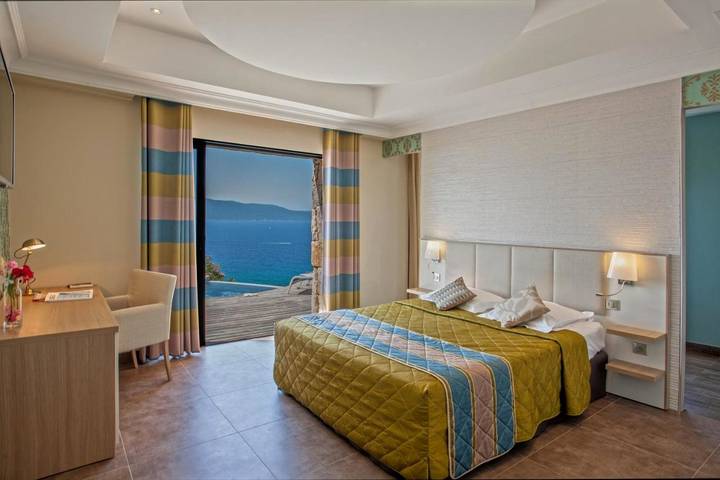 Location de vacances pour 5 personnes, avec jardin et vue ainsi que piscine et bassin pour enfant dans Plage de Scodi-Neri - 3