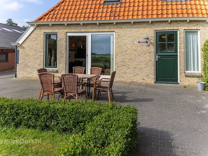 Ferienhaus für 10 Personen, mit Balkon/Terrasse und Seeblick sowie Terrasse und Sauna - 1