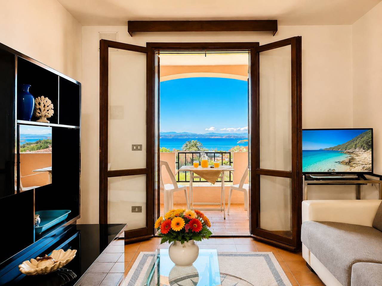 Ganze Wohnung, Apartment Sea View and Pool B in Baja Sardinia, Arzachena