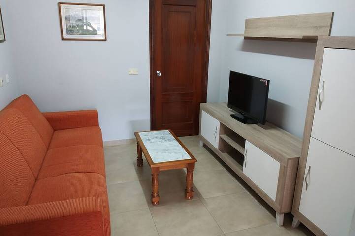 Apartamento entero, Bueu: Apartamento vistas al mar y al campo a 300m. de la playa, 5  personas, wif in Praia de Beluso (Bueu), Bueu