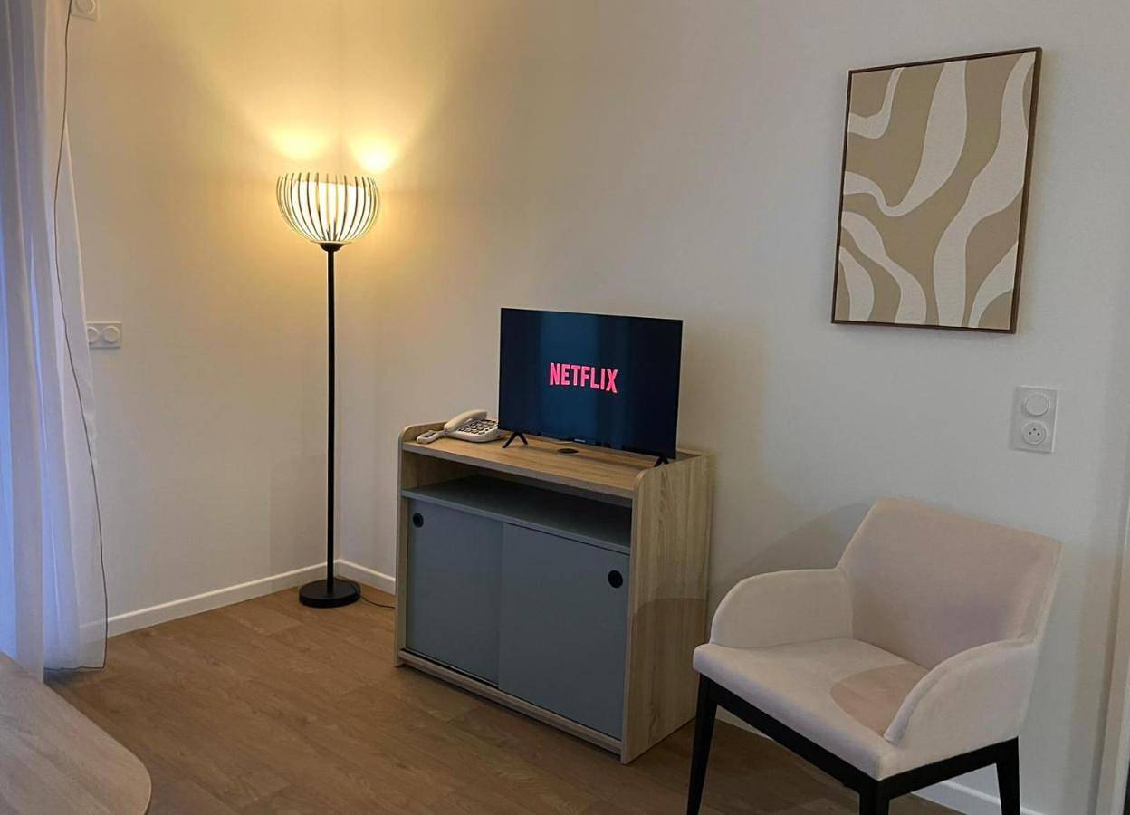 One-Bedroom Apartment in Alfortville, Val-de-Marne