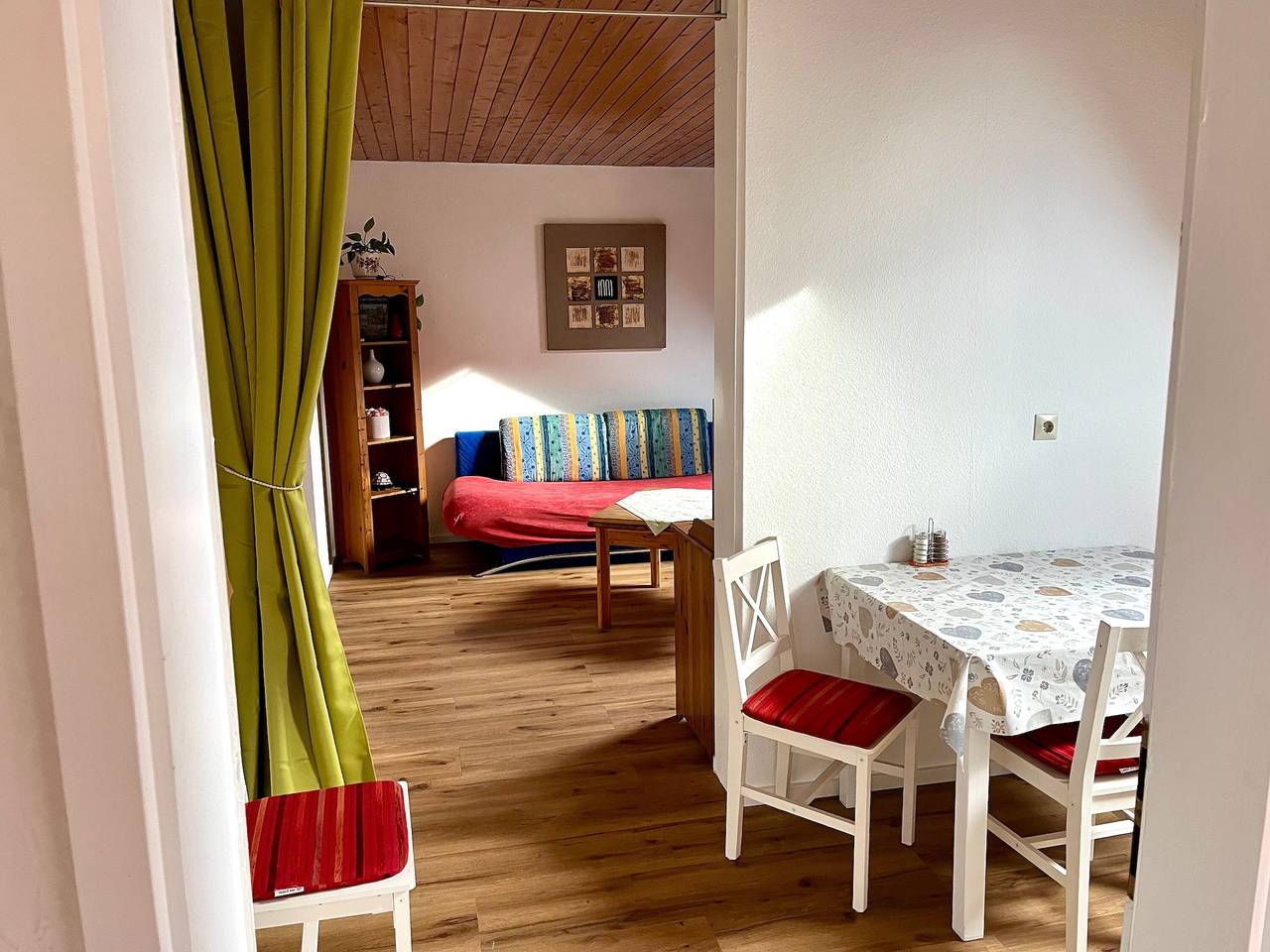 Ganze Wohnung, Ferienwohnung Sila 1" mit gemeinsamer Terrasse und Wlan in Weinstadt, Rems-Murr-Kreis