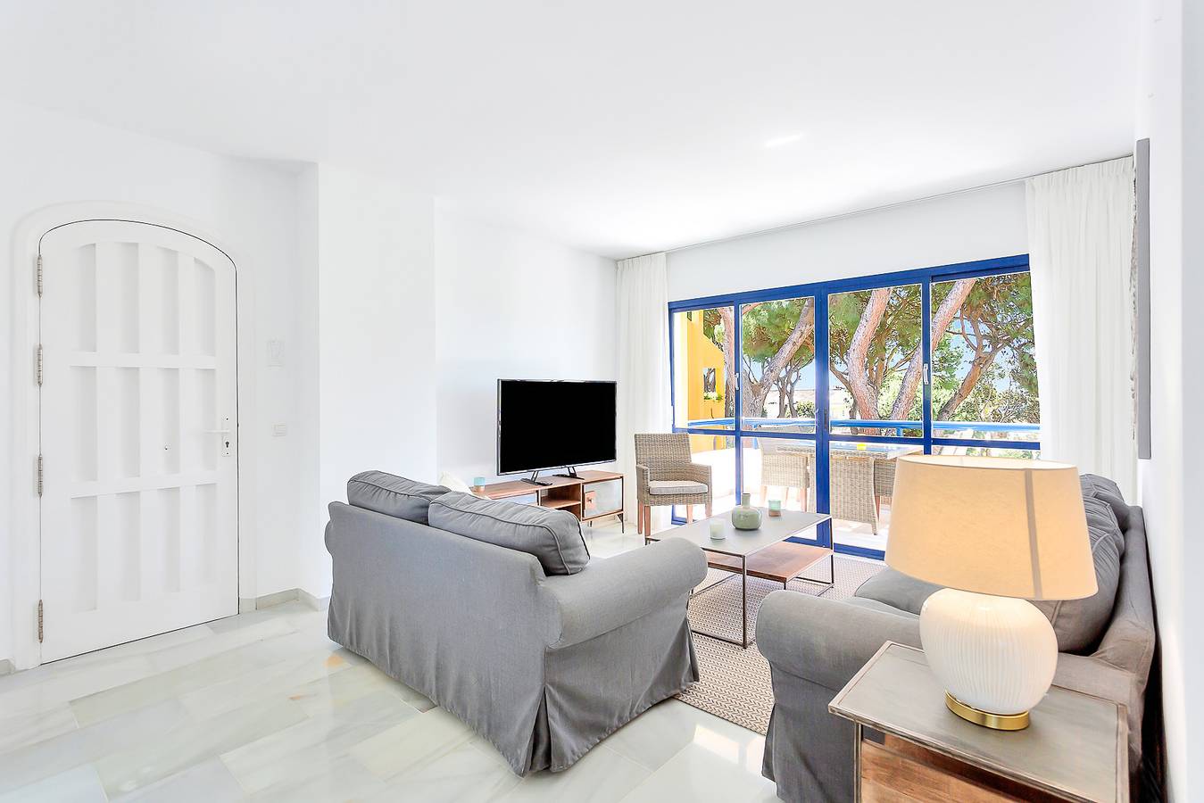 Geheel appartement, Vakantieappartement voor 6 personen met tuin in Playa Cabopino, Marbella