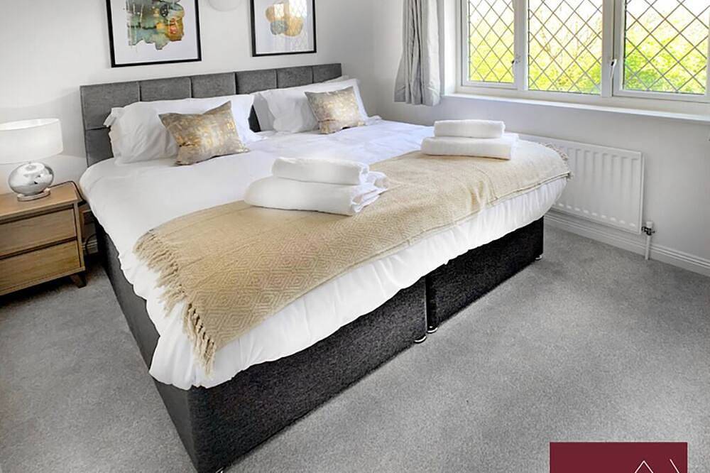 Woking - Parking, Garden, 2Bed in Woking, Surrey