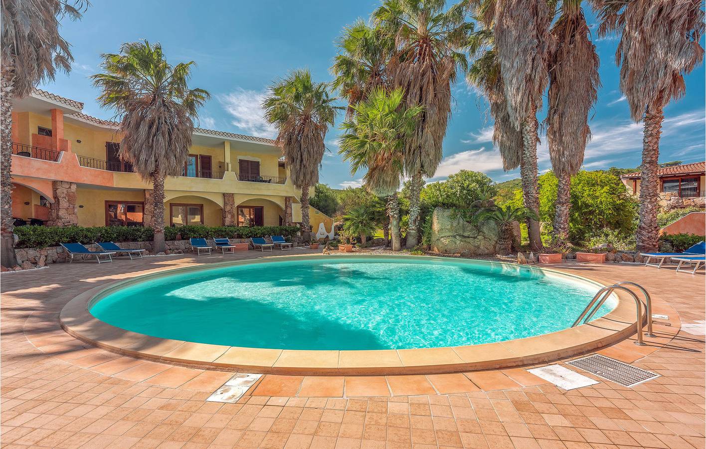 Ganze Ferienwohnung, Gemütliches Apartment am Pool in Strandnähe in Palau (dorf), Palau (Sardinien)