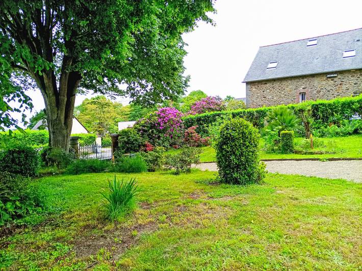 Location de vacances pour 6 personnes, avec jardin à Hédé-Bazouges - 2