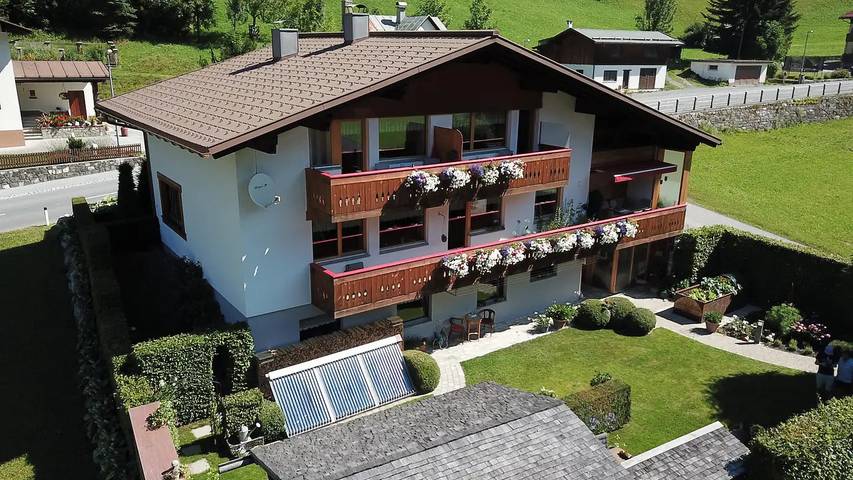 Ferienwohnung für 3 Personen, mit Balkon und Garten in Klösterle am Arlberg