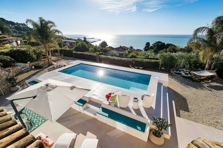 Villa per 6 persone, con piscina e terrazza in Sicilia