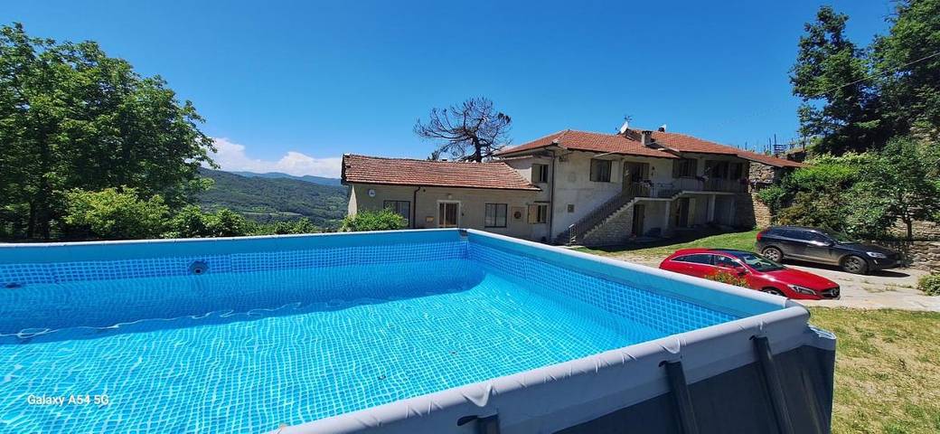 Appartamento per 7 persone, con piscina e giardino nonché terrazza, con animali domestici in Cortemilia
