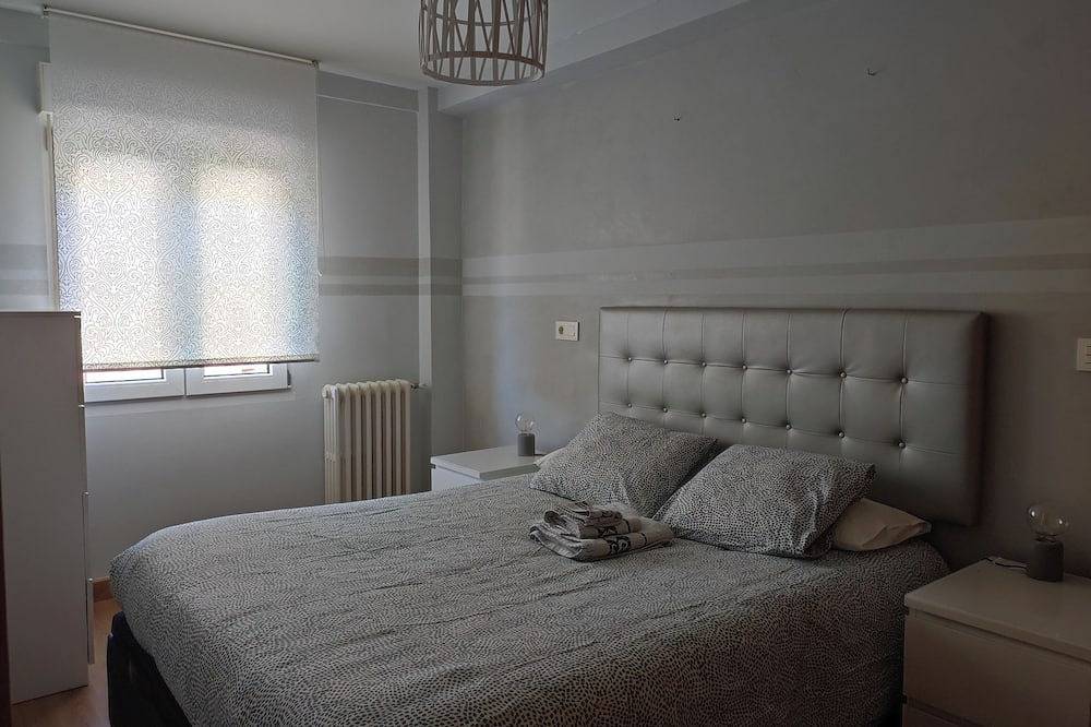 Entire apartment, Apartment 'Laucar' with Wi-Fi in Burgos, Burgos Province