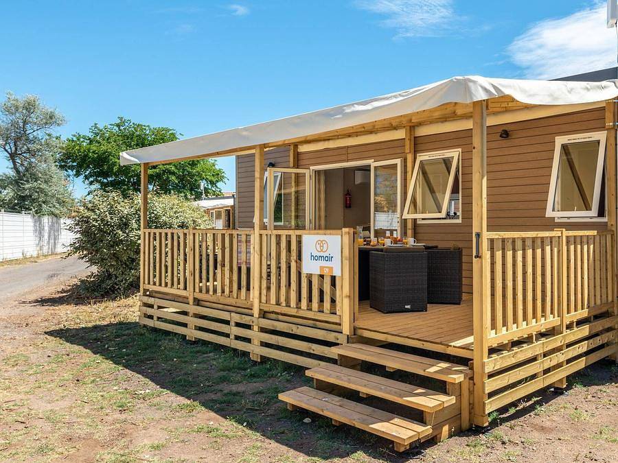 Camping Le Sainte Marie - Bungalow 6 personnes - Mobil-home | Premium | 3 Ch. | 6 Pers. | Terrasse surélevée | Clim. | Tv in Sainte-Marie-la-Mer, Côte d'Améthyste