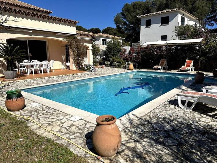 Villa pour 6 personnes, avec jardin et piscine, animaux acceptés à Sanary-sur-Mer