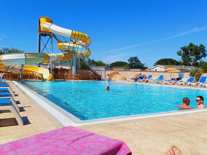 Camping pour 6 personnes, avec piscine et terrasse à Saint-Cyprien - 3