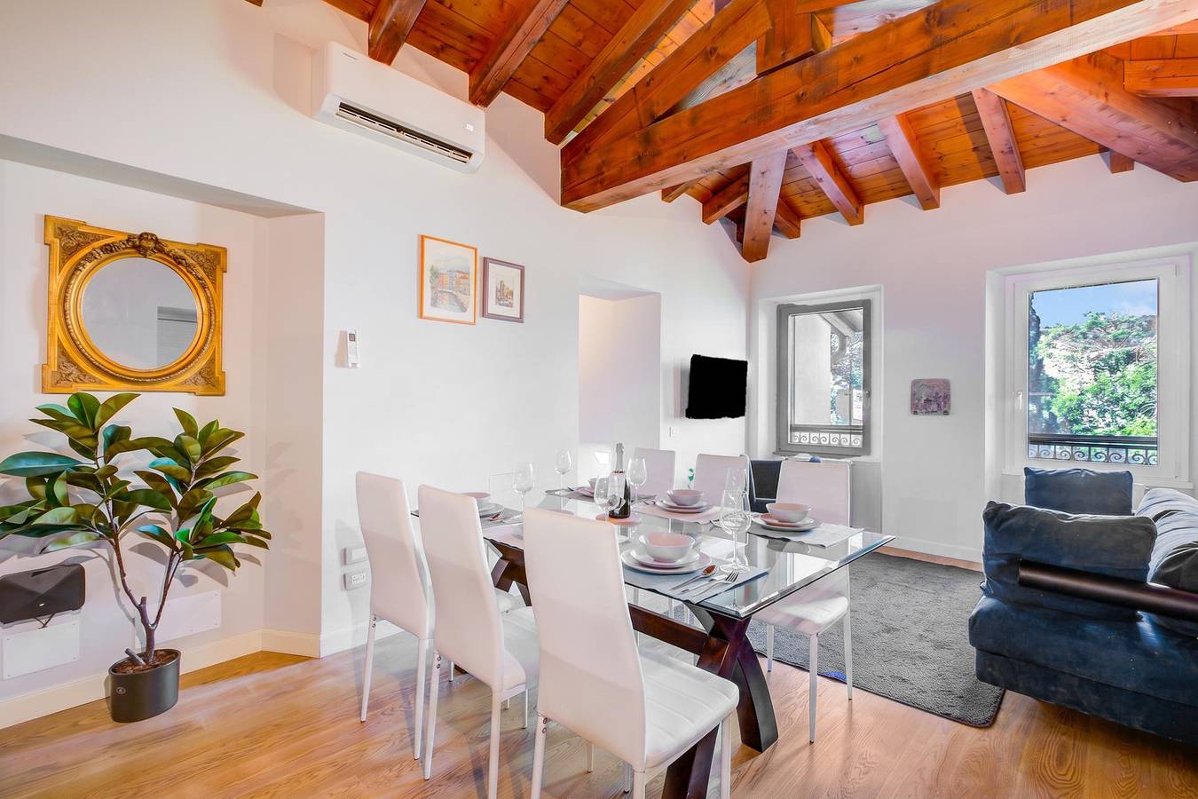 Apartamento entero, Paul | Spacious Central Apart & Garage in Spiaggia delle Rive (Salò), Saló