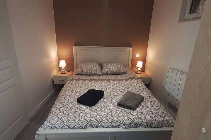 Gîte pour 4 personnes, avec terrasse et piscine à Sainte-Jalle - 3